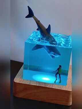 Shark Color Changing Cube (NWT)